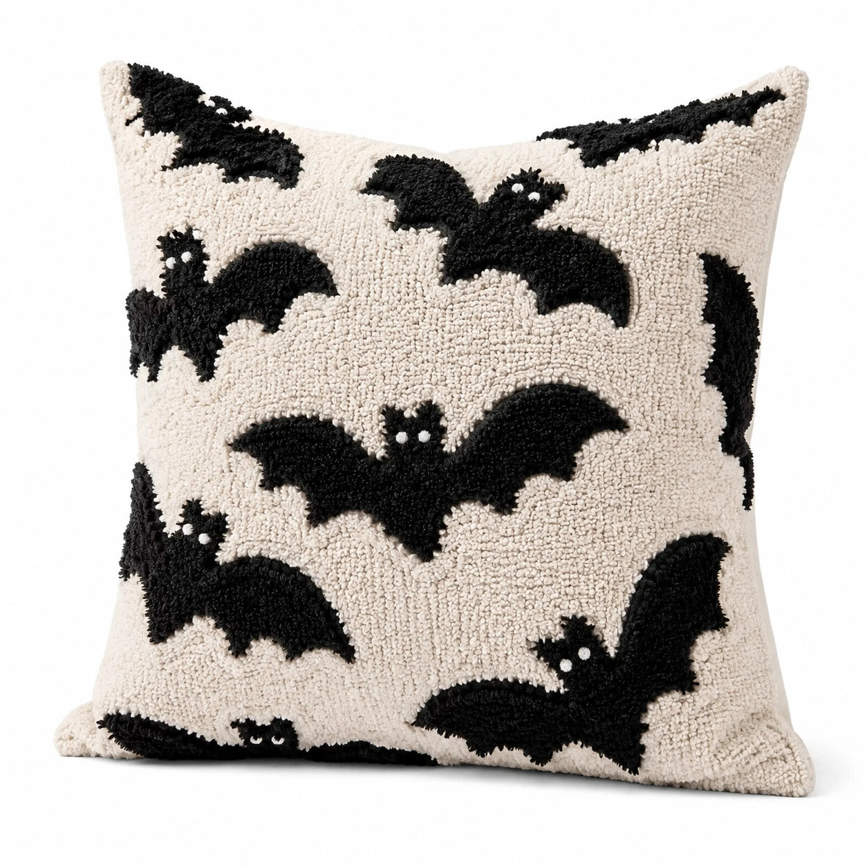 Dekokissen 45 x 45 cm Creme Schwarz mit Fledermausmuster Strukturstoff